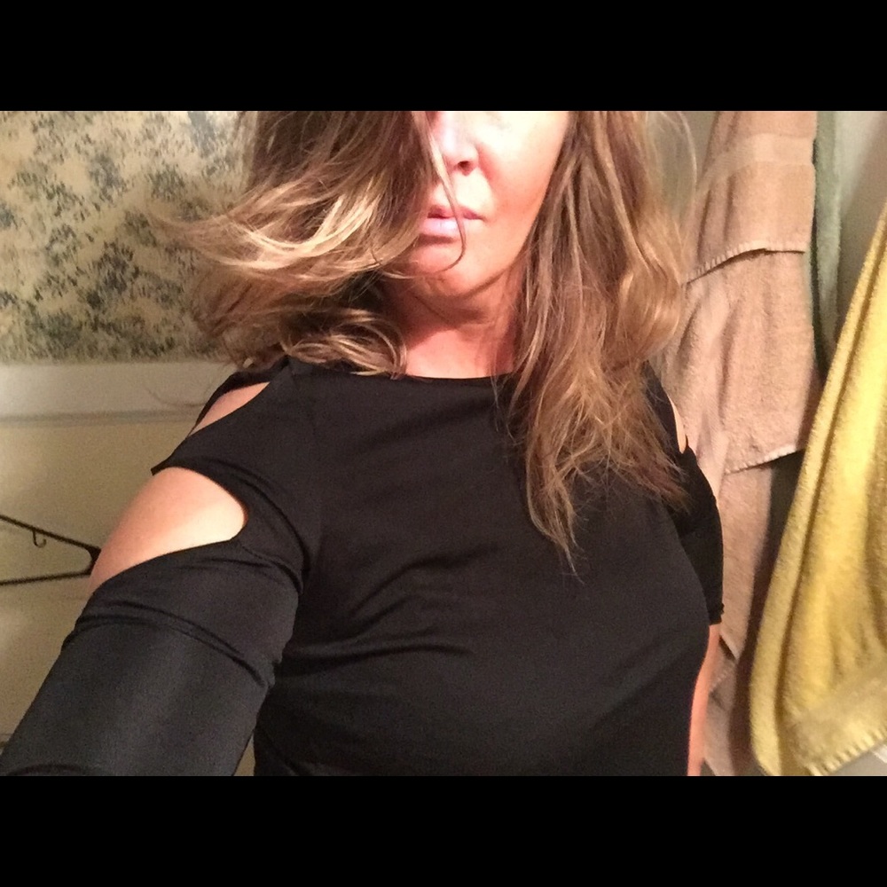 Leo Rosi Black long sleeve top w/slots in arms